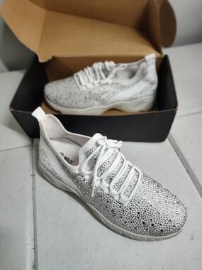 Wild Diva Sparkle White Women's Athletic Sneakers